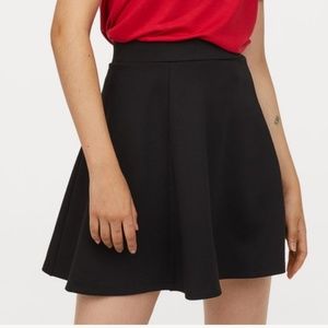 H&M Black flare skirt
